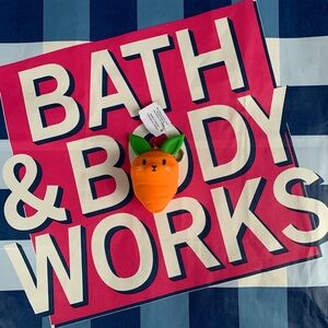 NWT Bath & Body Works Bunny Carrot Pocketbac Holder